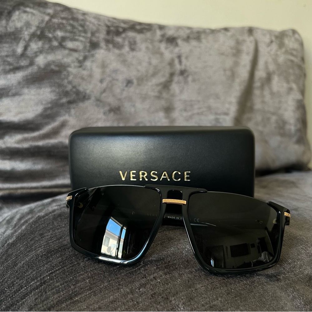 Versace Sunglasses // MOD.4363 GB1/87